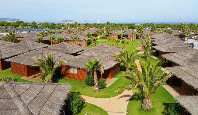 COSTA-BRAVA-AEREA-EL-DELFIN-VERDE-bungalow-costa-brava-1200x700